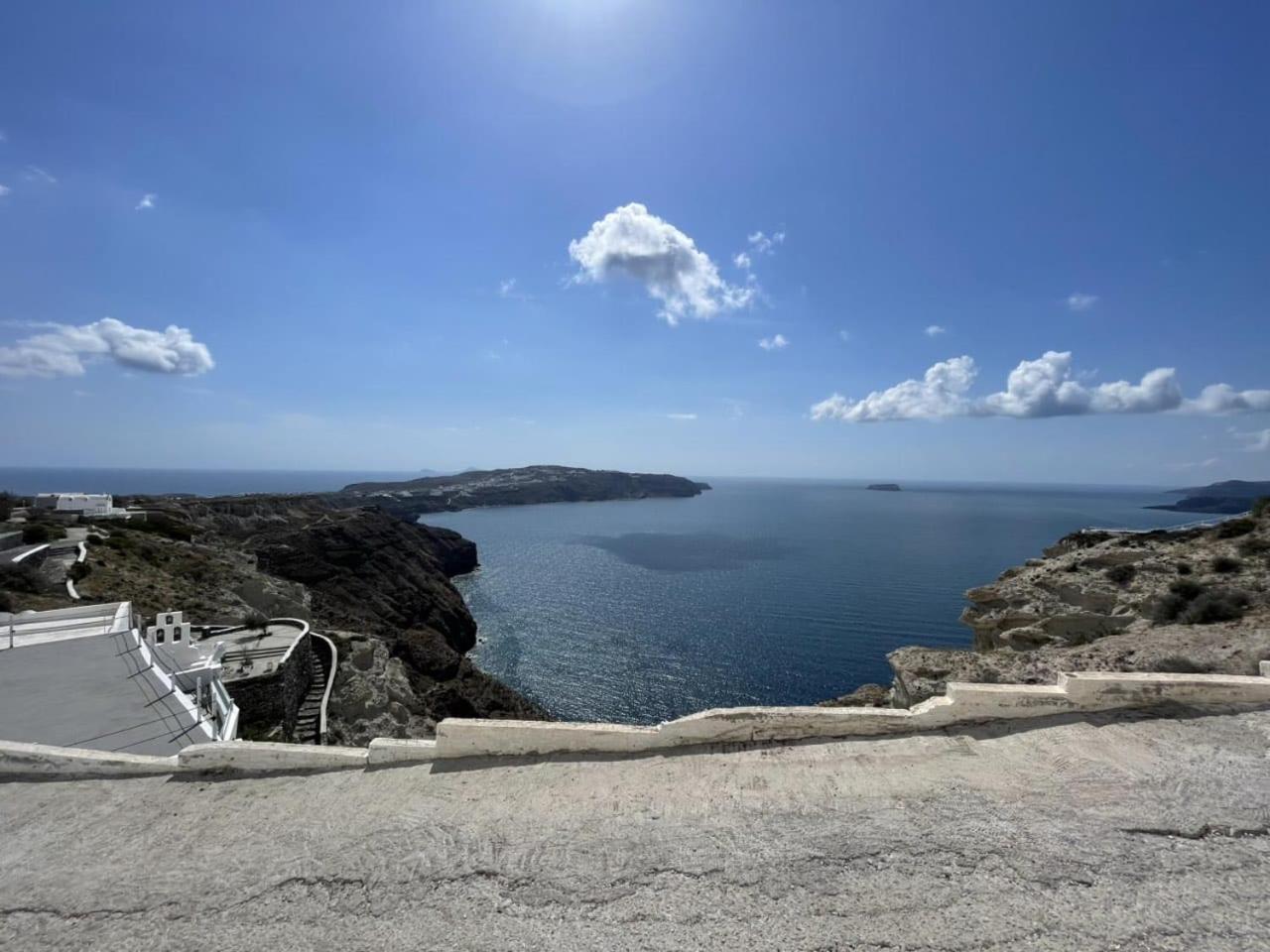 Vivian's Daire Megalochori (Santorini)